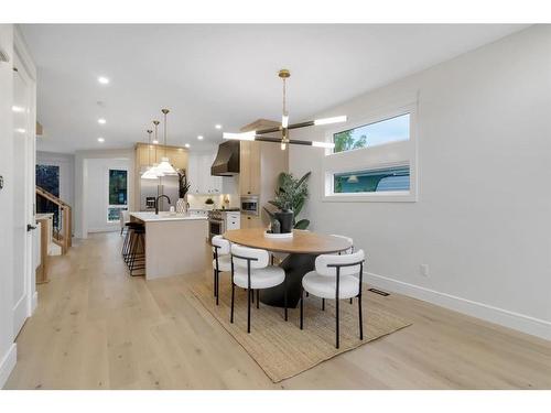 2118 Victoria Crescent Nw, Calgary, AB - Indoor Photo Showing Dining Room