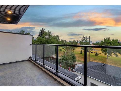 2118 Victoria Crescent Nw, Calgary, AB - Outdoor With View