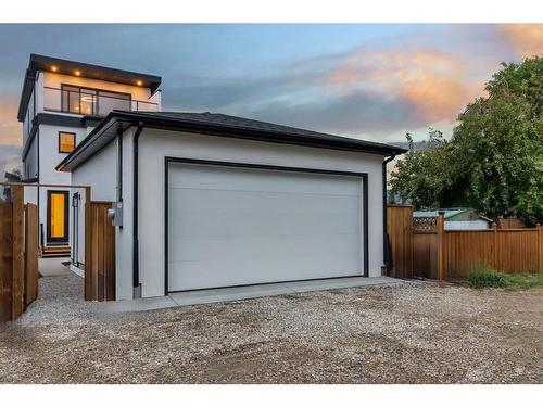 2118 Victoria Crescent Nw, Calgary, AB - Outdoor With Exterior