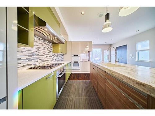 2714 18 Street Nw, Calgary, AB - Indoor Photo Showing Kitchen With Upgraded Kitchen