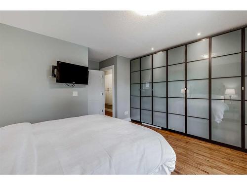 11 Woodlark Drive Sw, Calgary, AB - Indoor Photo Showing Bedroom