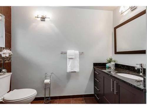 11 Woodlark Drive Sw, Calgary, AB - Indoor Photo Showing Bathroom