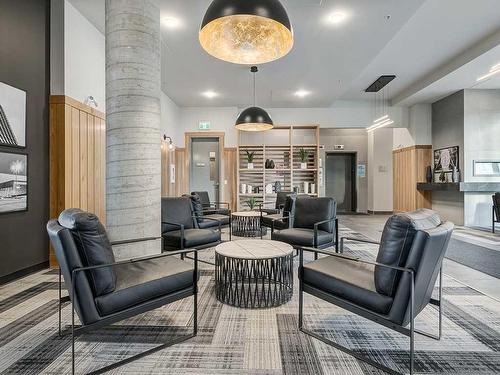 529-4138 University Avenue Nw, Calgary, AB - Indoor Photo Showing Living Room