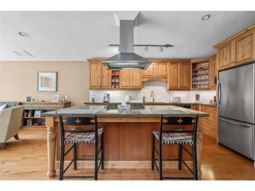 631 5Th Street, Canmore, AB - Indoor Photo Showing Kitchen