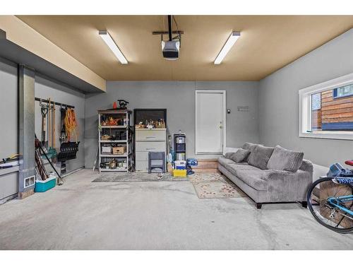 631 5Th Street, Canmore, AB - Indoor