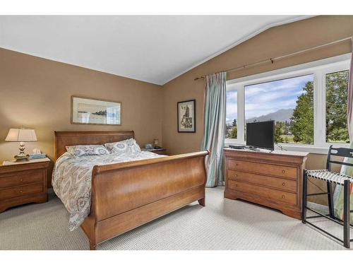 631 5Th Street, Canmore, AB - Indoor Photo Showing Bedroom