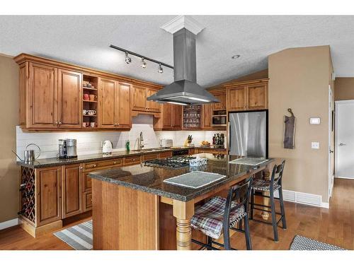 631 5Th Street, Canmore, AB - Indoor Photo Showing Kitchen