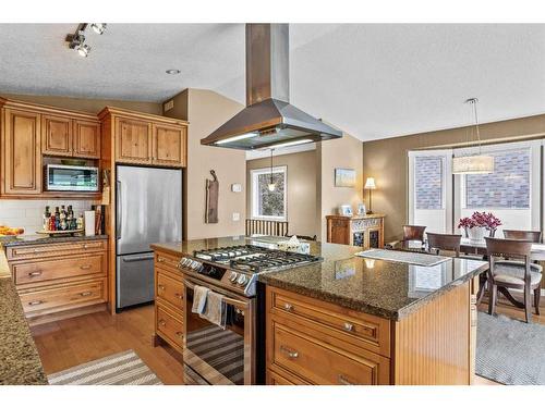 631 5Th Street, Canmore, AB - Indoor Photo Showing Kitchen