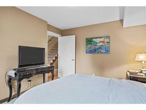 631 5Th Street, Canmore, AB - Indoor Photo Showing Bedroom