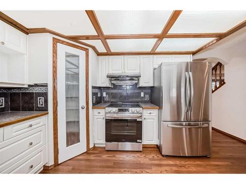 24 Del Ray Close Ne, Calgary, AB - Indoor Photo Showing Kitchen