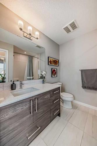 507-2231 Mahogany Boulevard Se, Calgary, AB - Indoor Photo Showing Bathroom