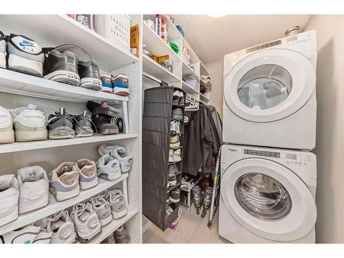 507-2231 Mahogany Boulevard Se, Calgary, AB - Indoor Photo Showing Laundry Room