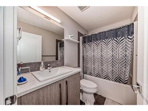 1328 Cornerstone Way Ne, Calgary, AB - Indoor Photo Showing Bathroom