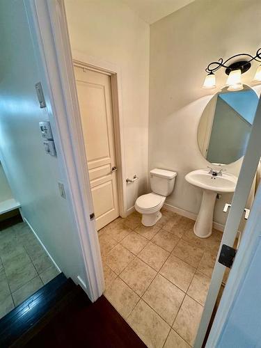 506 Williamstown Green Nw, Airdrie, AB - Indoor Photo Showing Bathroom