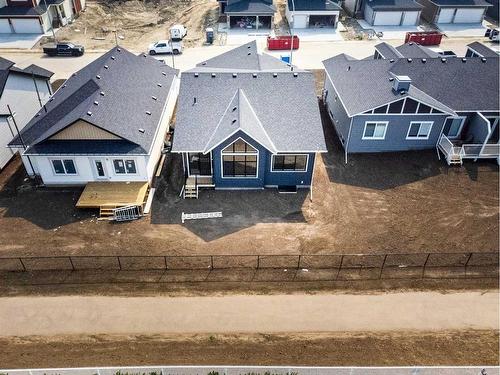 820 Mandalay Link, Carstairs, AB - Outdoor With Facade