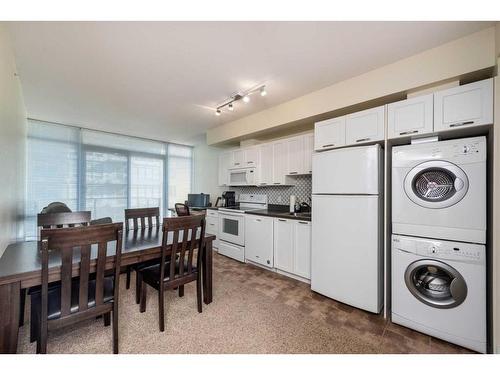 402-3830 Brentwood Road Nw, Calgary, AB - Indoor Photo Showing Laundry Room