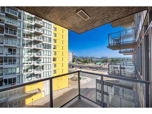 402-3830 Brentwood Road Nw, Calgary, AB - Outdoor With Balcony With Exterior