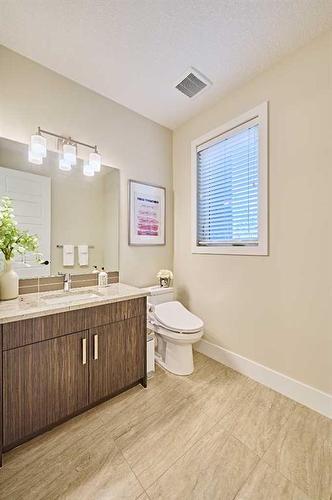 32 West Grove Bay Sw, Calgary, AB - Indoor Photo Showing Bathroom