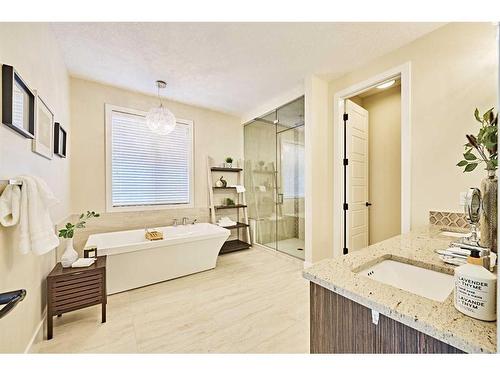 32 West Grove Bay Sw, Calgary, AB - Indoor Photo Showing Bathroom