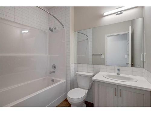 2773 Baywater Landing Sw, Airdrie, AB - Indoor Photo Showing Bathroom