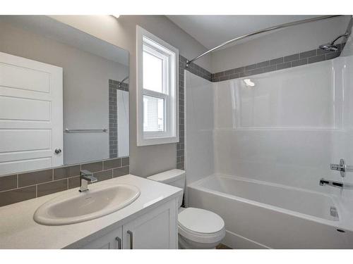 2773 Baywater Landing Sw, Airdrie, AB - Indoor Photo Showing Bathroom