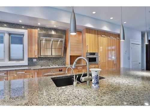 2123 Broadview Road Nw, Calgary, AB - Indoor Photo Showing Kitchen With Double Sink With Upgraded Kitchen