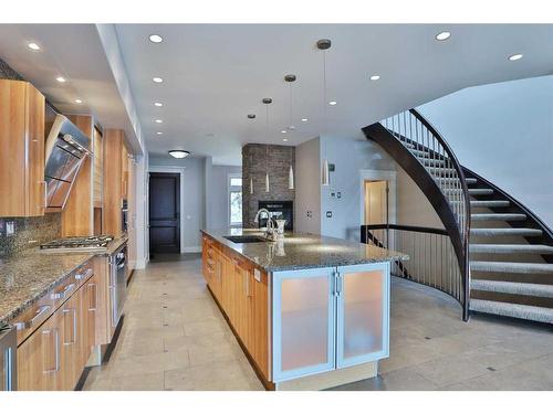 2123 Broadview Road Nw, Calgary, AB - Indoor Photo Showing Kitchen With Upgraded Kitchen