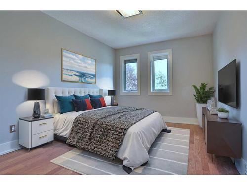 2123 Broadview Road Nw, Calgary, AB - Indoor Photo Showing Bedroom