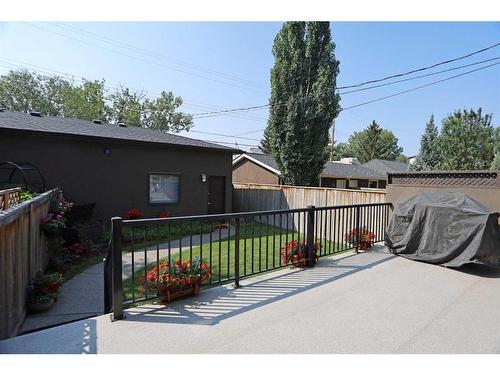 2123 Broadview Road Nw, Calgary, AB - Outdoor With Exterior