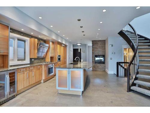 2123 Broadview Road Nw, Calgary, AB - Indoor Photo Showing Kitchen With Upgraded Kitchen