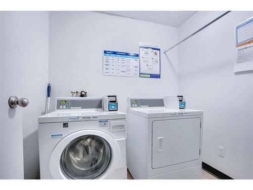 9203-315 Southampton Drive Sw, Calgary, AB - Indoor Photo Showing Laundry Room