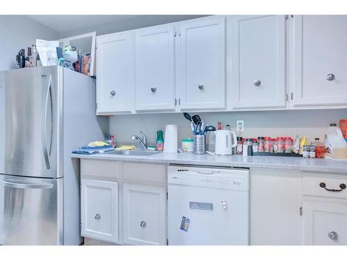 9203-315 Southampton Drive Sw, Calgary, AB - Indoor Photo Showing Kitchen