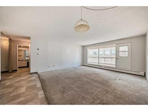 901-221 6 Avenue Se, Calgary, AB - Indoor Photo Showing Other Room