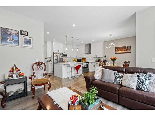 33 Legacy Woods Place Se, Calgary, AB - Indoor Photo Showing Living Room