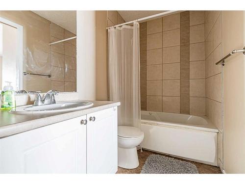 132 Mt Apex Green Se, Calgary, AB - Indoor Photo Showing Bathroom