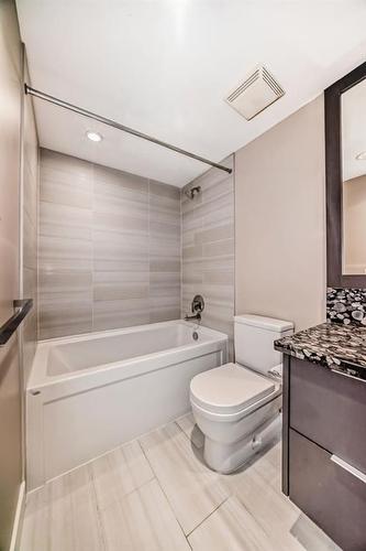 701-510 6 Street Se, Calgary, AB - Indoor Photo Showing Bathroom