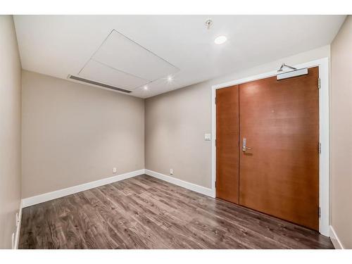 701-510 6 Avenue Se, Calgary, AB - Indoor Photo Showing Other Room