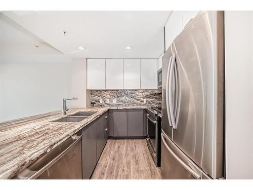 701-510 6 Avenue Se, Calgary, AB - Indoor Photo Showing Kitchen With Stainless Steel Kitchen With Double Sink With Upgraded Kitchen