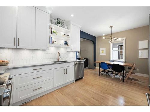 445 Marsh Road Ne, Calgary, AB - Indoor Photo Showing Kitchen With Upgraded Kitchen