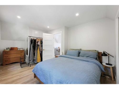 445 Marsh Road Ne, Calgary, AB - Indoor Photo Showing Bedroom