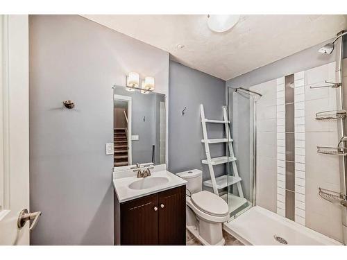 1013 Evanston Square Nw, Calgary, AB - Indoor Photo Showing Bathroom