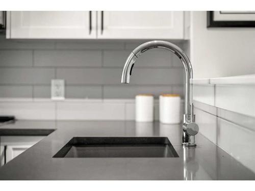 623 Cranbrook Walk Se, Calgary, AB - Indoor Photo Showing Kitchen