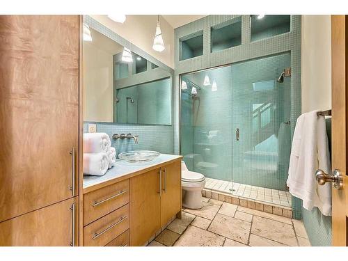 30 Patina Lane Sw, Calgary, AB - Indoor Photo Showing Bathroom