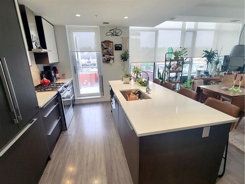 310-930 16 Avenue Sw, Calgary, AB - Indoor Photo Showing Kitchen