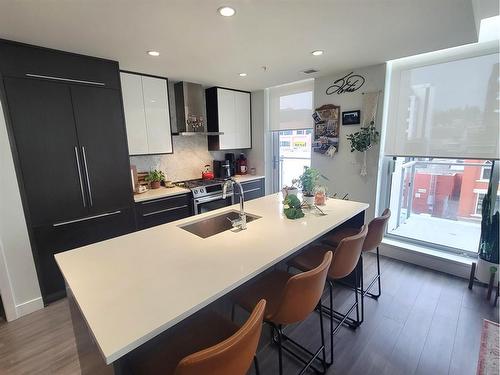 310-930 16 Avenue Sw, Calgary, AB - Indoor Photo Showing Kitchen