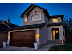 62 Cresthaven View SW Calgary, AB T3B 5Y2
