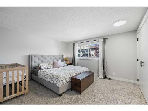 108 Cantrell Drive Sw, Calgary, AB - Indoor Photo Showing Bedroom