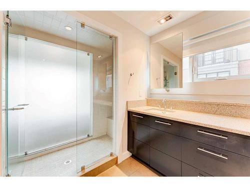 721 Aspen Meadows Hill Sw, Calgary, AB - Indoor Photo Showing Bathroom