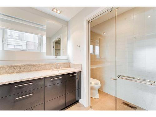 721 Aspen Meadows Hill Sw, Calgary, AB - Indoor Photo Showing Bathroom