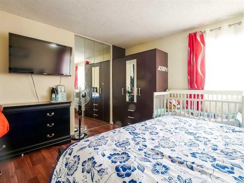 18-195 Manora Place Ne, Calgary, AB - Indoor Photo Showing Bedroom